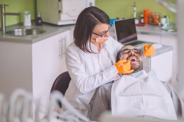 Best Emergency Gum Treatment in Santa Moni, CA